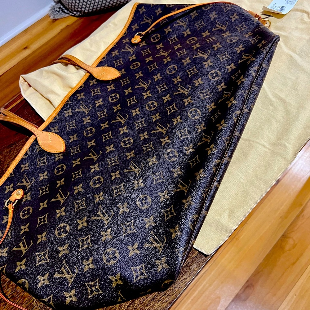 LOUIS VUITTON GM NEVERFULL excellent condition